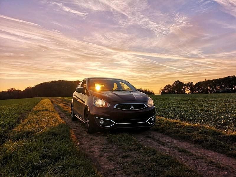 Rot Gebraucht 2016 Mitsubishi Space Star Kleinwagen | 5.800 € (Etwas zu teuer) - Bild 1/4