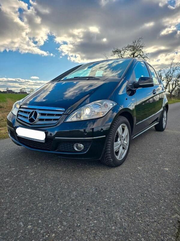 Schwarz Gebraucht 2011 Mercedes A180 Avantgarde Van / Kleinbus | 3.950 € (Guter Preis) - Bild 1/4