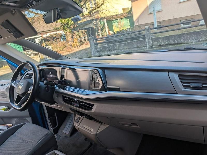 Gebraucht VW Multivan Style 150 PS (110 kW) 2022 Blau Van