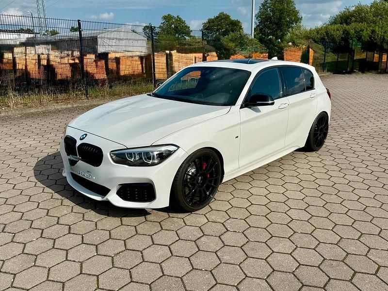 Weiß Gebraucht 2018 BMW M140 M Performance Limousine | 37.950 € - Bild 1/4