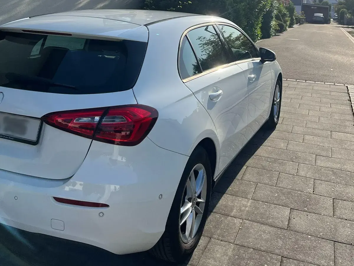 Gebraucht Mercedes A200 163 PS (119 kW) 2020 Weiß Limousine