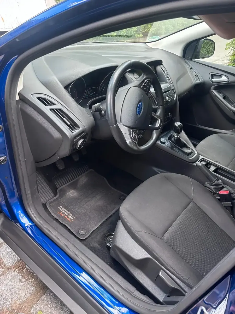 Używany Ford Focus 88 KM (64 kW) 2015 Niebieski Kombi