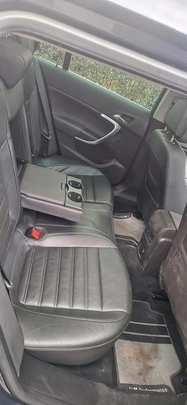 Gebraucht Opel Insignia 220 PS (161 kW) 2009 Schwarz Kombi