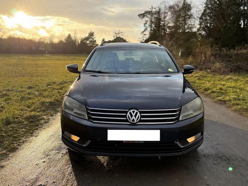Gebraucht VW Passat Comfortline 140 PS (102 kW) 2011 Blau Kombi