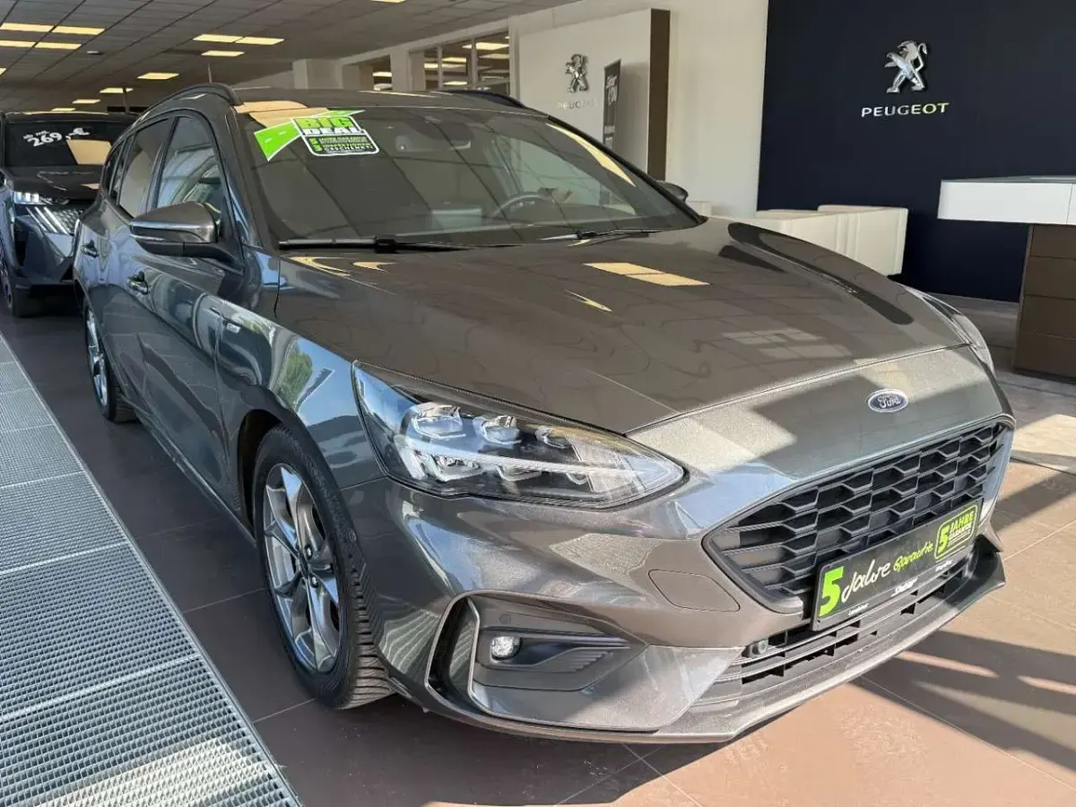 Usado Ford Focus ST-Line 150 CV (110 kW) 2019 Gris Familiar