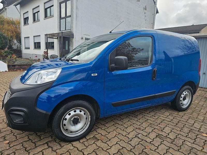 Blau Gebraucht 2019 Fiat Fiorino Basis Van | 7.300 € (Guter Preis) - Bild 1/4