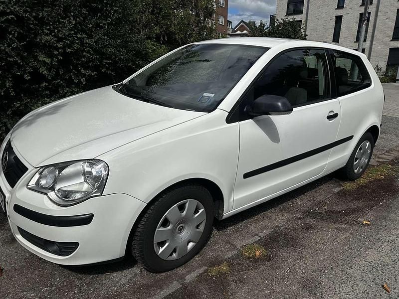 Weiß Gebraucht 2006 VW Polo Trendline Kleinwagen | 1.000 € (Guter Preis) - Bild 1/4