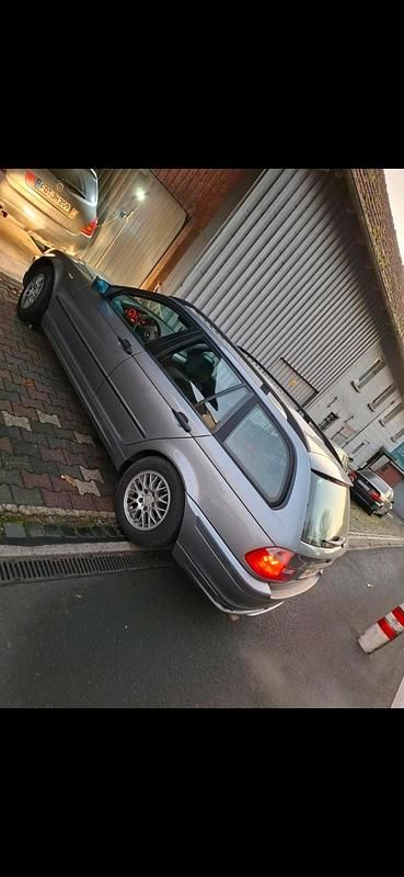 Gebraucht BMW 316 116 PS (85 kW) 2005 Grau Kombi
