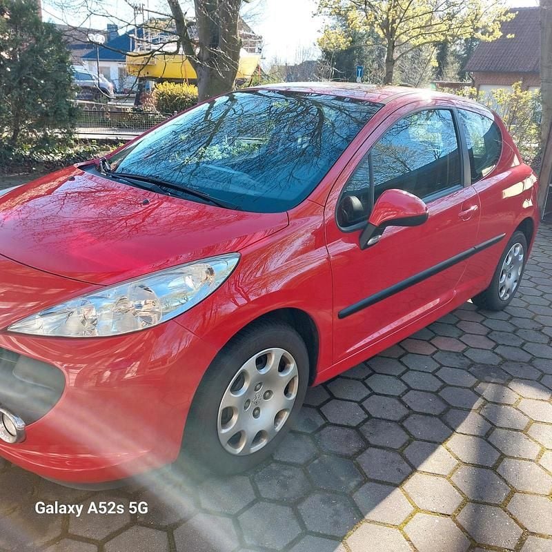 Gebraucht Peugeot 207 75 PS (55 kW) 2009 Rot Kleinwagen
