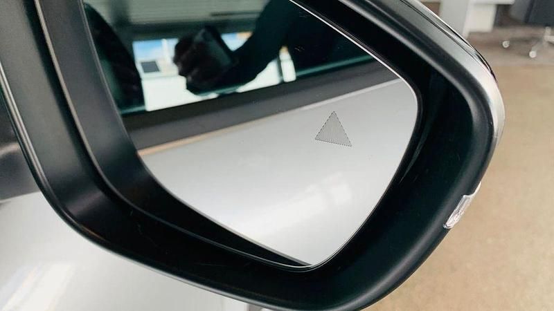 Neu Opel Frontera 145 PS (106 kW) 2026 Silber SUV