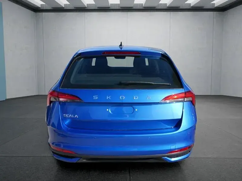 Neu Skoda Scala 116 PS (85 kW) 2025 Blau Kleinwagen