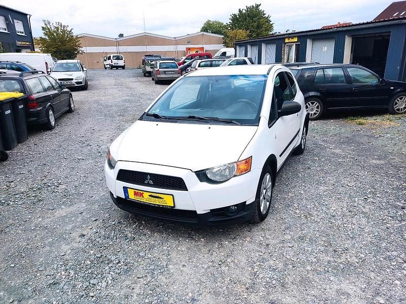 Gebraucht Mitsubishi Colt 75 PS (55 kW) 2011 Weiß Kleinwagen