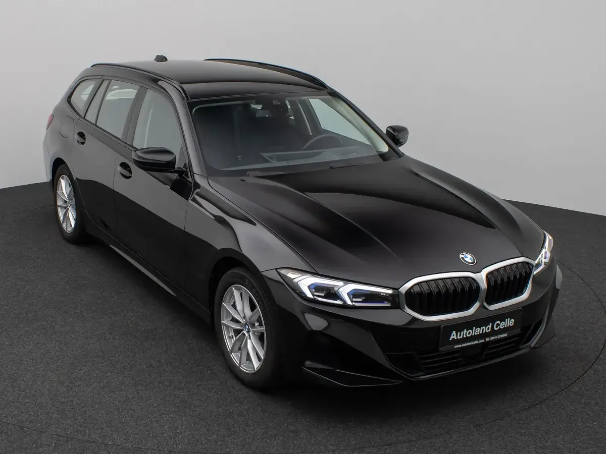 Gebraucht BMW 320 Shadowline 190 PS (139 kW) 2023 Schwarz ii668schwarz Limousine