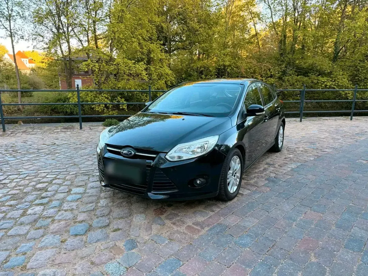 Usata Ford Focus 95 CV (69 kW) 2013 Nero Utilitaria