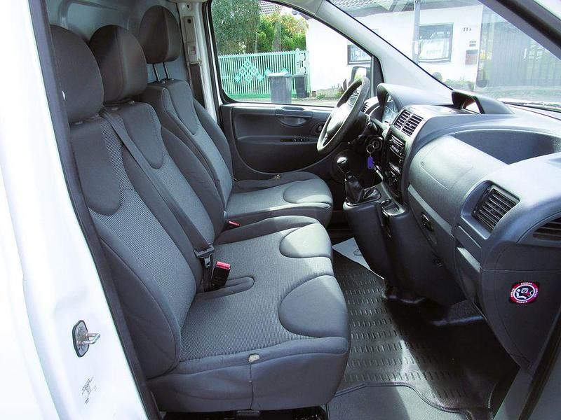 Second-hand Citroën Jumpy 90 CP (66 kW) 2014 Alb Monovolum