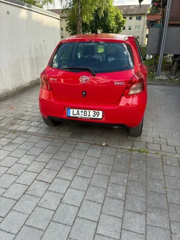 Gebraucht Toyota Yaris Cool 87 PS (63 kW) 2008 Rot Kleinwagen