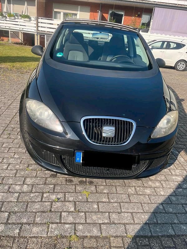 Schwarz Gebraucht 2007 Seat Altea Comfort Van / Kleinbus | 2.650 € (Etwas zu teuer) - Bild 1/4