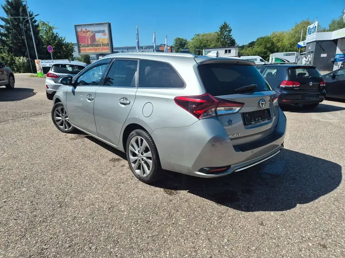 Gebraucht Toyota Auris 116 PS (85 kW) 2017 Grau Kombi