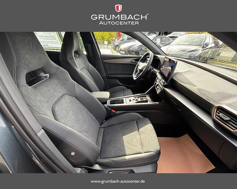 Neu Cupra Leon VZ 333 PS (244 kW) 2025 S7 magnetic tech metallic Kombi