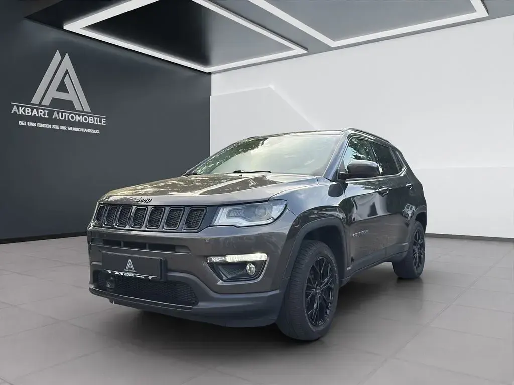 Gebraucht Jeep Compass Limited 140 PS (102 kW) 2018 Grau SUV