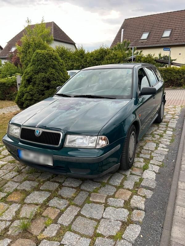 Grün Gebraucht 1999 Skoda Octavia Kombi | 1.250 € (Fairer Preis) - Bild 1/4