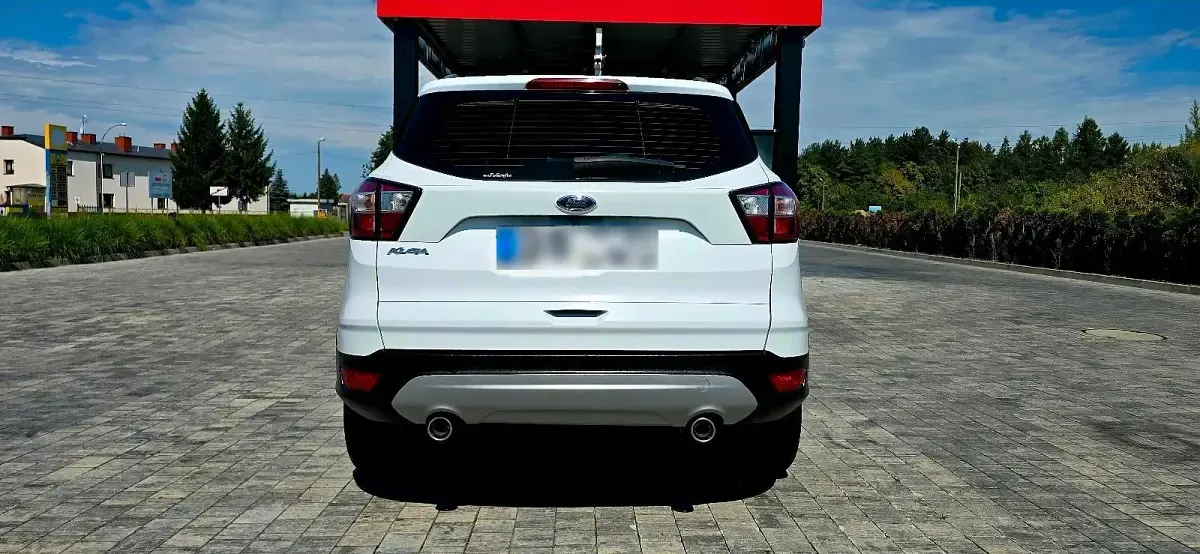 Gebraucht Ford Kuga 150 PS (110 kW) 2017 Weiß SUV