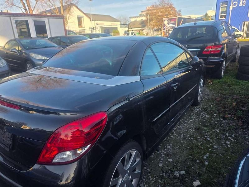 Gebraucht Peugeot 207 CC Sport 120 PS (88 kW) 2012 Schwarz metallic Cabrio
