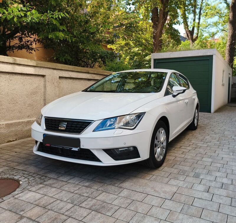 Weiß Gebraucht 2018 Seat Leon Style Limousine | 10.100 € (Superpreis) - Bild 1/4