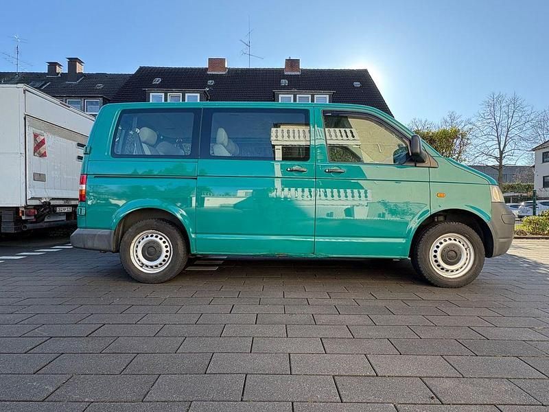 Gebraucht VW Caravelle 102 PS (75 kW) 2007 Grün Van / Kleinbus