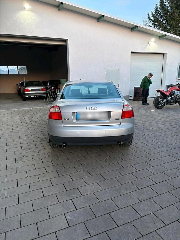 Gebraucht Audi A4 220 PS (161 kW) 2001 Silber Limousine