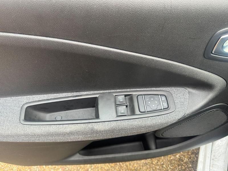 Gebraucht Renault Zoe Evolution 80 kW (109 PS) 2022 Weiß Kleinwagen