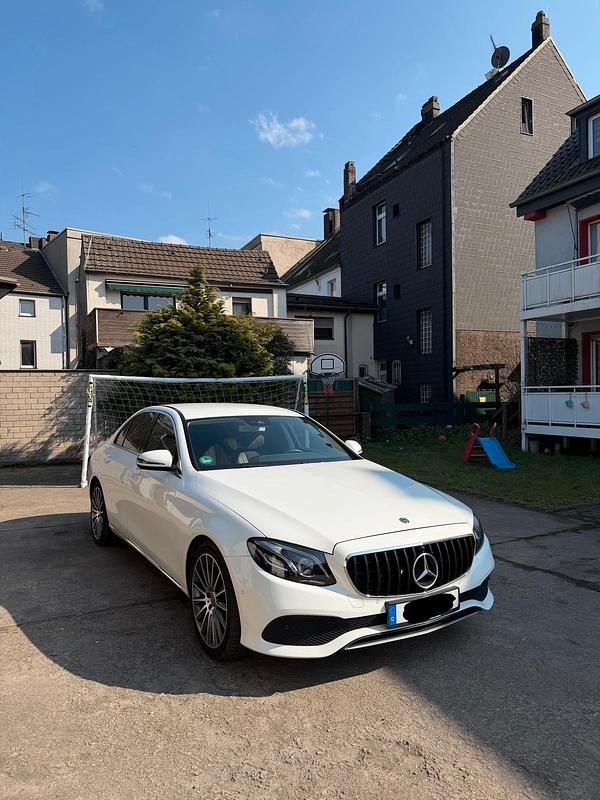 Gebraucht Mercedes E200 150 PS (110 kW) 2017 Weiß Limousine