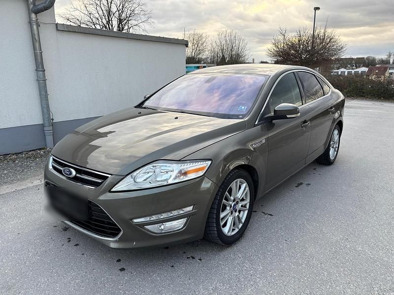 Gebraucht Ford Mondeo 163 PS (119 kW) 2012 Braun Limousine