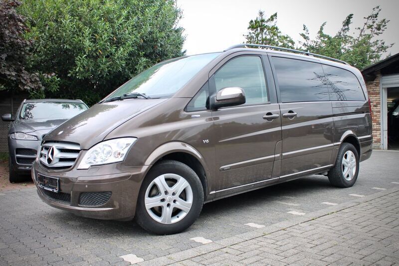 Braun Gebraucht 2011 Mercedes Viano Van / Kleinbus | 16.900 € (Guter Preis) - Bild 1/4