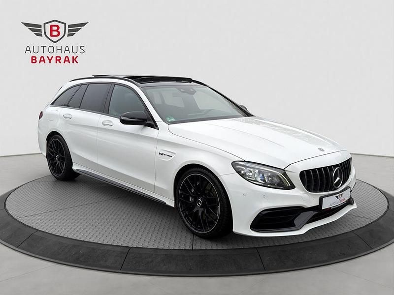 Weiß Gebraucht 2020 Mercedes C63 AMG AMG Limousine | 41.490 € (Fairer Preis) - Bild 1/4