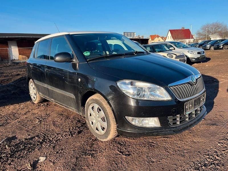 Schwarz Gebraucht 2011 Skoda Fabia Ambiente Limousine | 1.500 € (Superpreis) - Bild 1/4