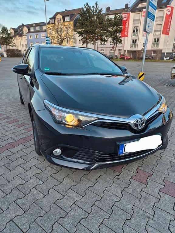 Gebraucht Toyota Auris 111 PS (81 kW) 2016 Schwarz Limousine