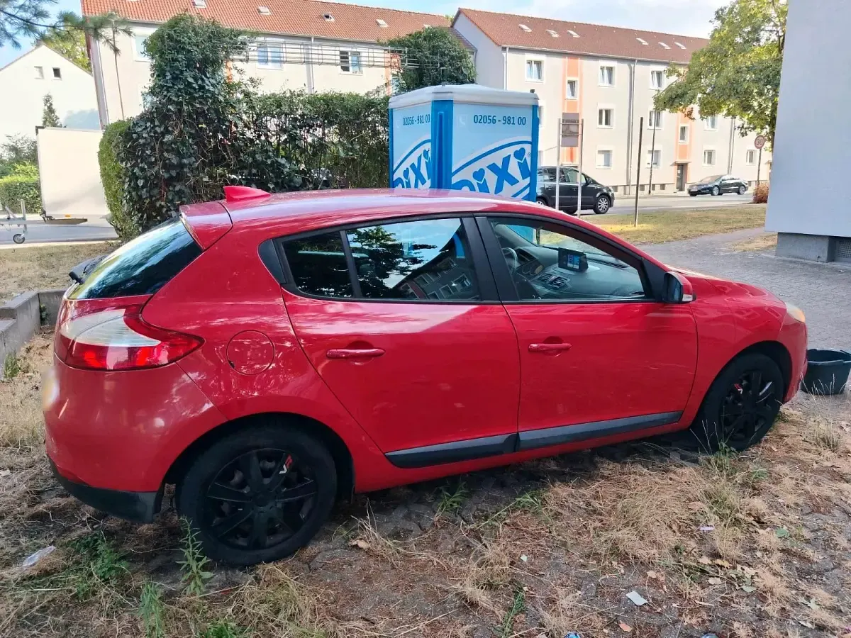 Gebraucht Renault Mégane 101 PS (74 kW) 2009 Rot Limousine