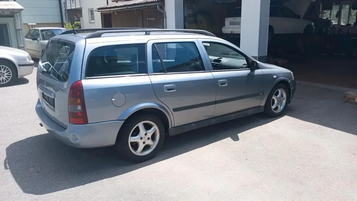 Gebraucht Opel Astra 102 PS (75 kW) 2004 Silber Kombi