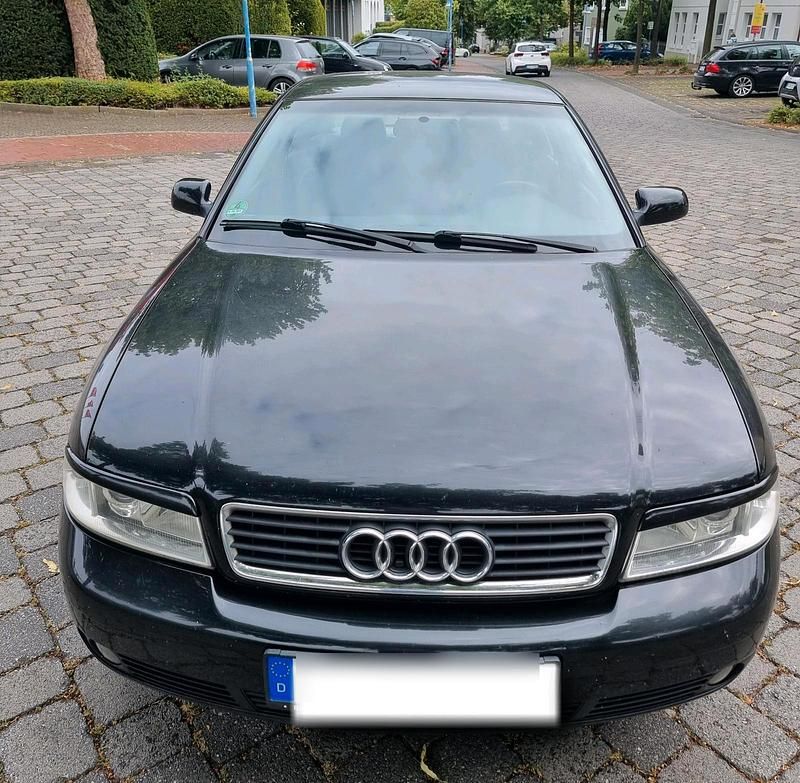 Schwarz Gebraucht 2000 Audi A4 Performance Limousine | 1.150 € (Guter Preis) - Bild 1/4