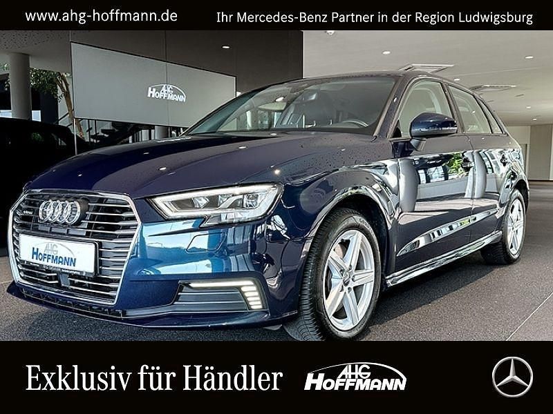 Blau Gebraucht 2020 Audi A3 Sportback e-tron Limousine | 16.450 € (Superpreis) - Bild 1/4
