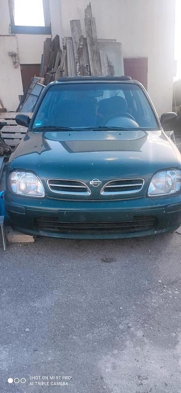 Grün Gebraucht 1999 Nissan Micra Kleinwagen | 1.050 € - Bild 1/4