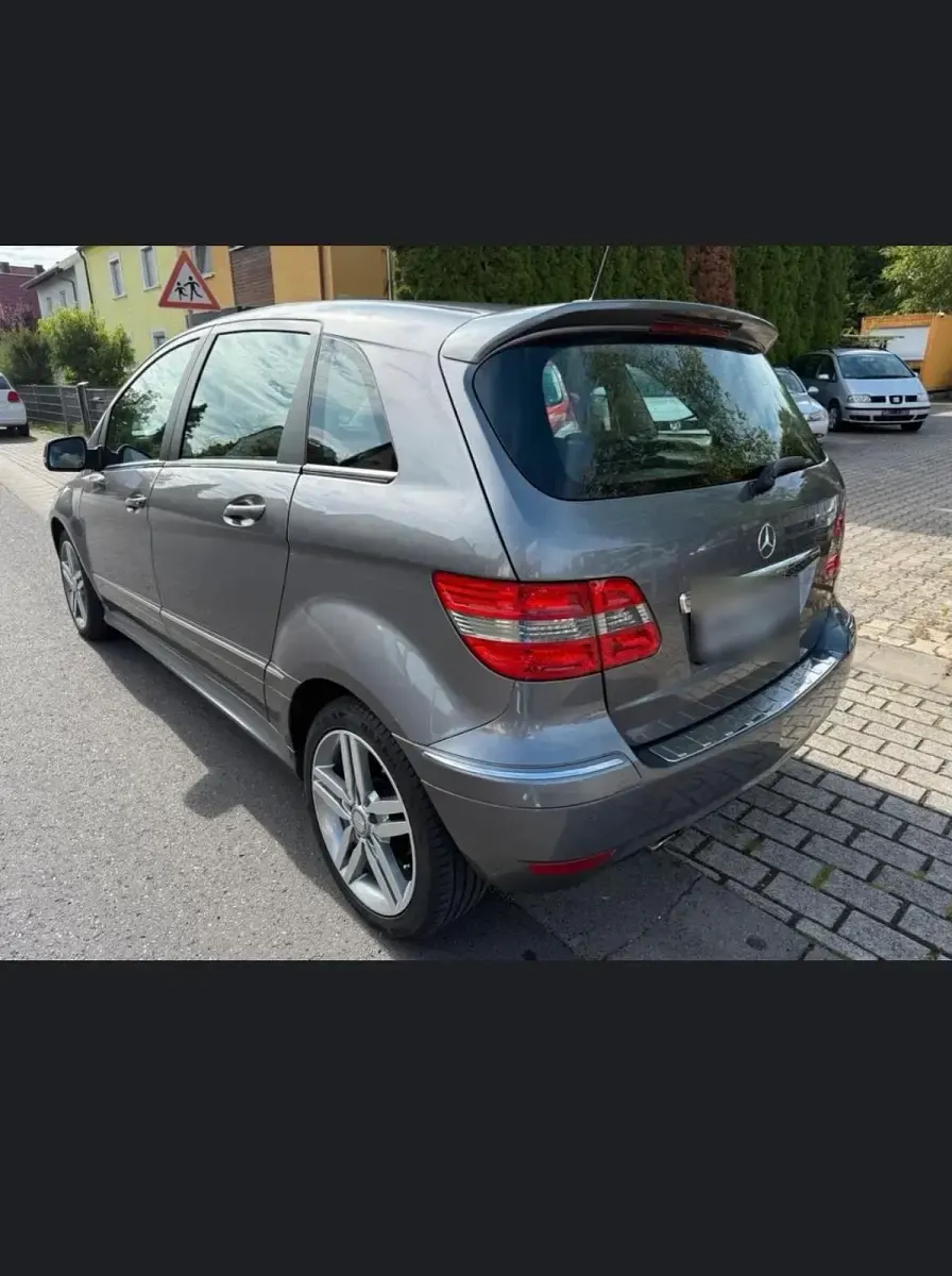 Gebraucht Mercedes B200 AMG 193 PS (141 kW) 2010 Grau Van / Kleinbus