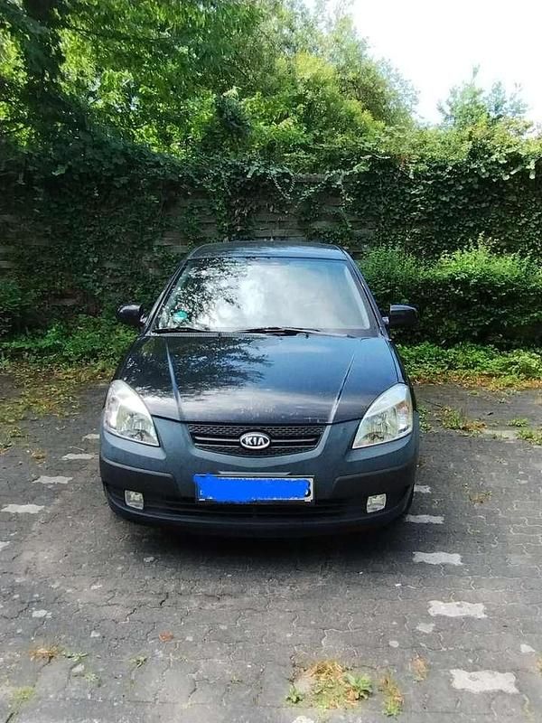 Schwarz Gebraucht 2009 Kia Rio Attract Limousine | 1.400 € (Fairer Preis) - Bild 1/4