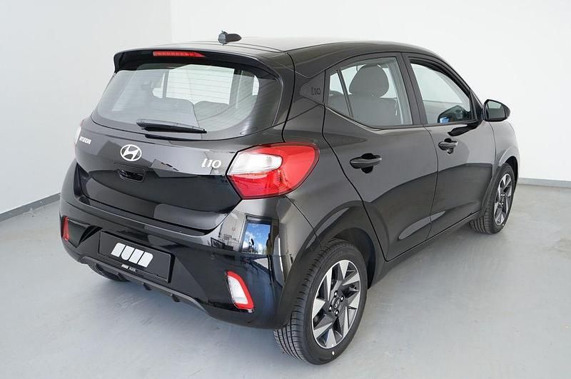 Gebraucht Hyundai i10 Trend 63 PS (46 kW) 2025 Schwarz Kleinwagen