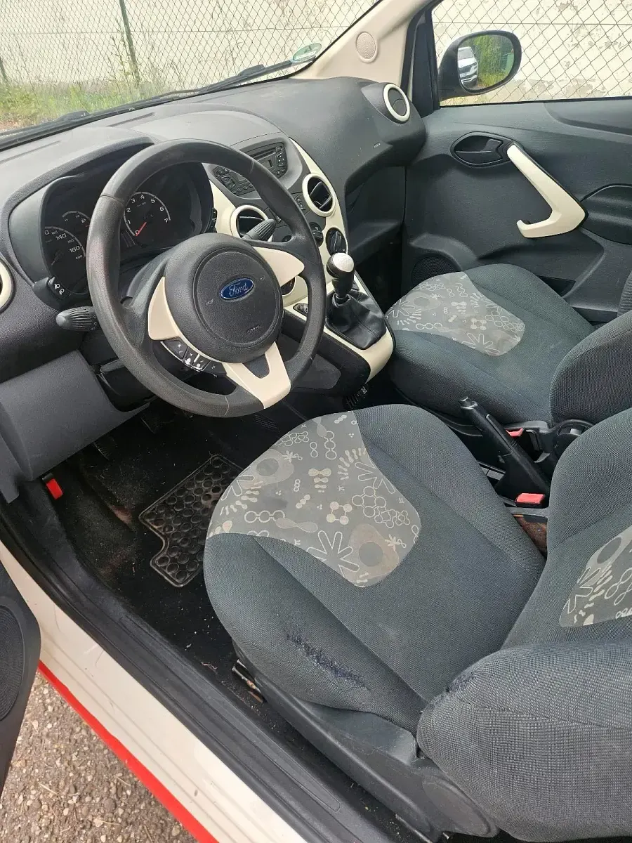 Gebraucht Ford Ka 69 PS (50 kW) 2012 Weiß Kleinwagen