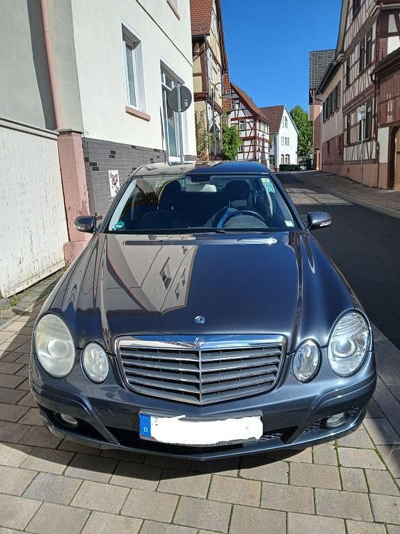 Gebraucht 2008 Mercedes E200 Classic Limousine | 4.500 € (Guter Preis) - Bild 1/4