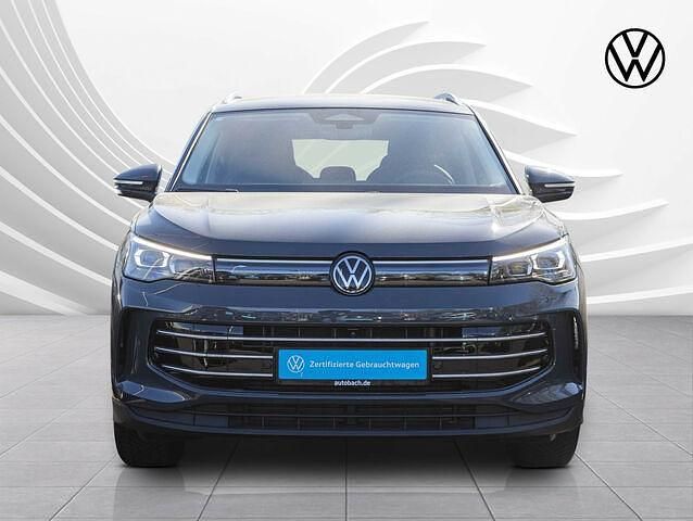 Gebraucht VW Tiguan Pro 150 PS (110 kW) 2024 Grau (delfingrau metallic) SUV