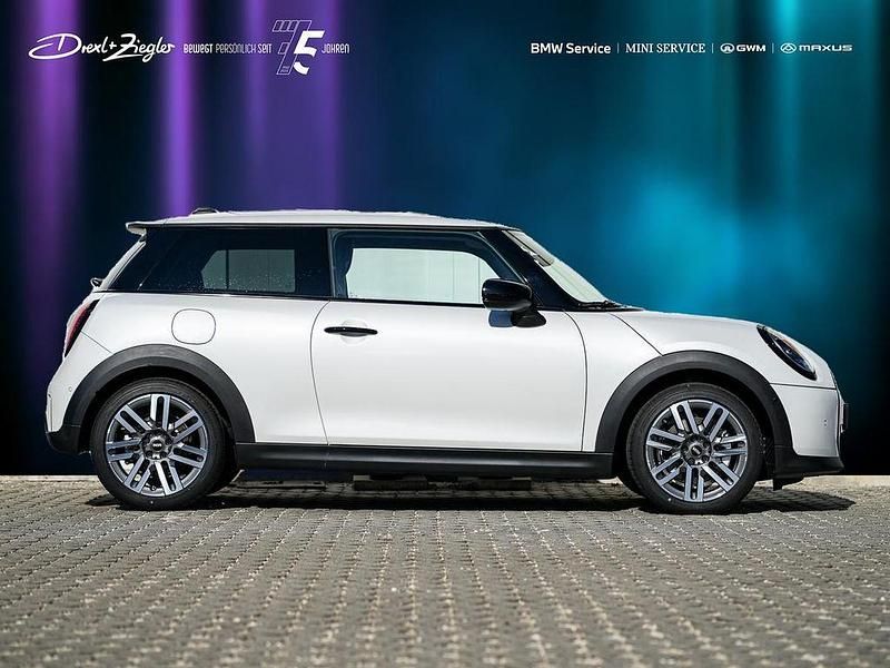 Neu Mini Cooper S Classic 204 PS (150 kW) 2025 Nanuq white Kleinwagen
