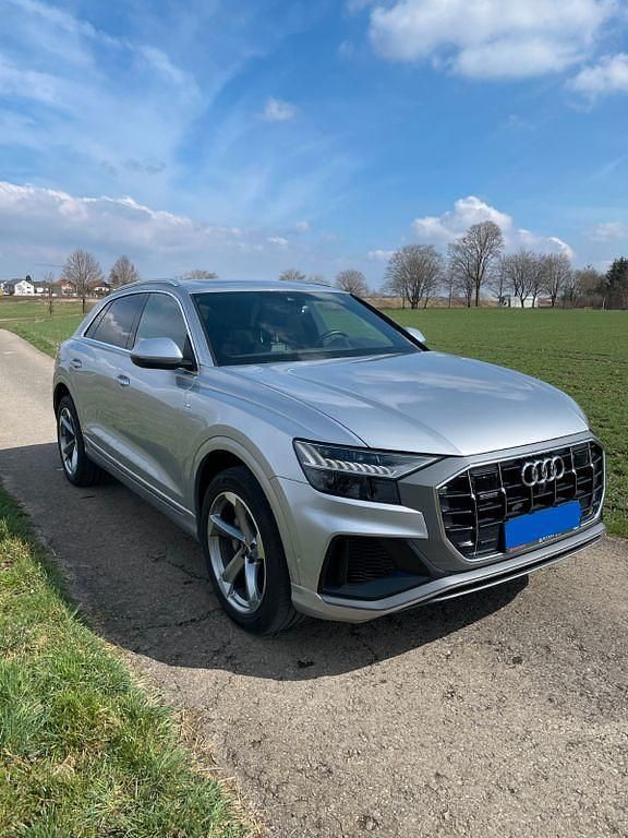 Silber Gebraucht 2022 Audi Q8 S-Line SUV | 62.500 € (Superpreis) - Bild 1/4